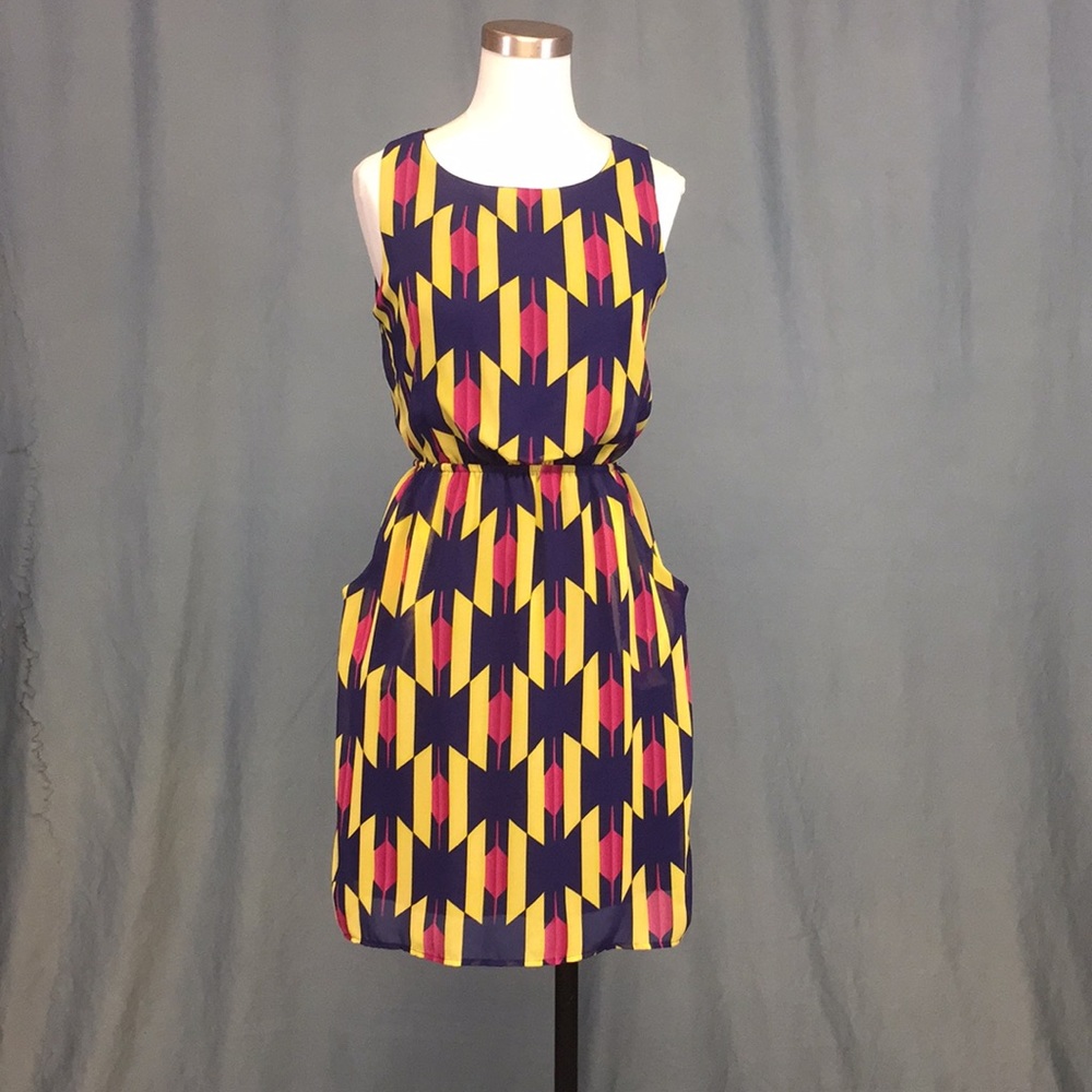 Summery open back dress 💘